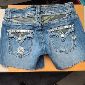 MISS ME CUT OFF SHORTS CAMO